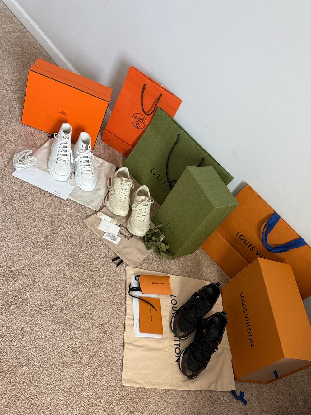 GUCCI, LOUIS VUIITON, HERMÈS